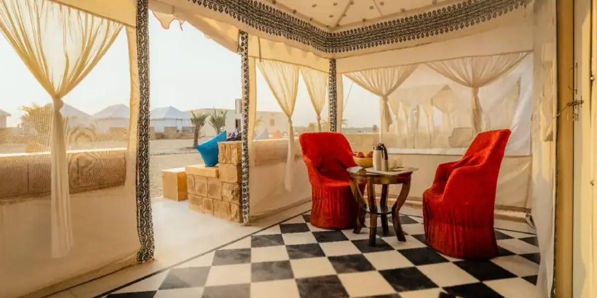 exerior-seating-area-desert-camp-jaisalmer